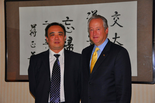 與ASME秘書長勞克麟先生合影_副本.jpg